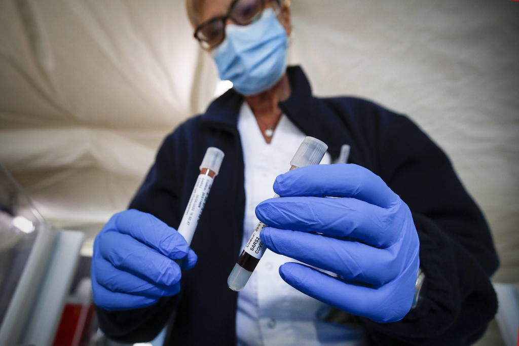 Italia ha registrado hoy 71 fallecidos y 321 nuevos casos de contagio con coronavirus en las últimas 24 horas. (EFE)