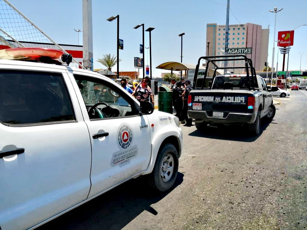 Los elementos acompañados por el personal de la Unidad de Protección Civil de Torreón trasladaron a Ricardo hasta el área de apoyo de la dependencia municipal para recibir atención psicológica.
(EL SIGLO DE TORREÓN)