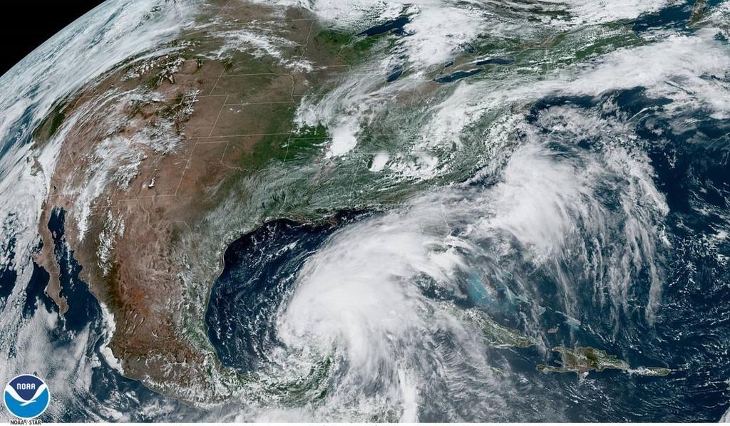 La agencia federal, con sede en Miami, emitió este viernes aviso de tormenta tropical para las próximas horas entre Punta Herrero y Río Lagartos (México).
(EFE)