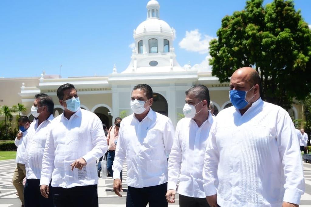El bloque de gobernadores de siete estados se reunieron en Guanajuato para analizar el panorama que se vive en estos estados, incluido Coahuila, y tomar acciones para contener la pandemia. (TWITTER)