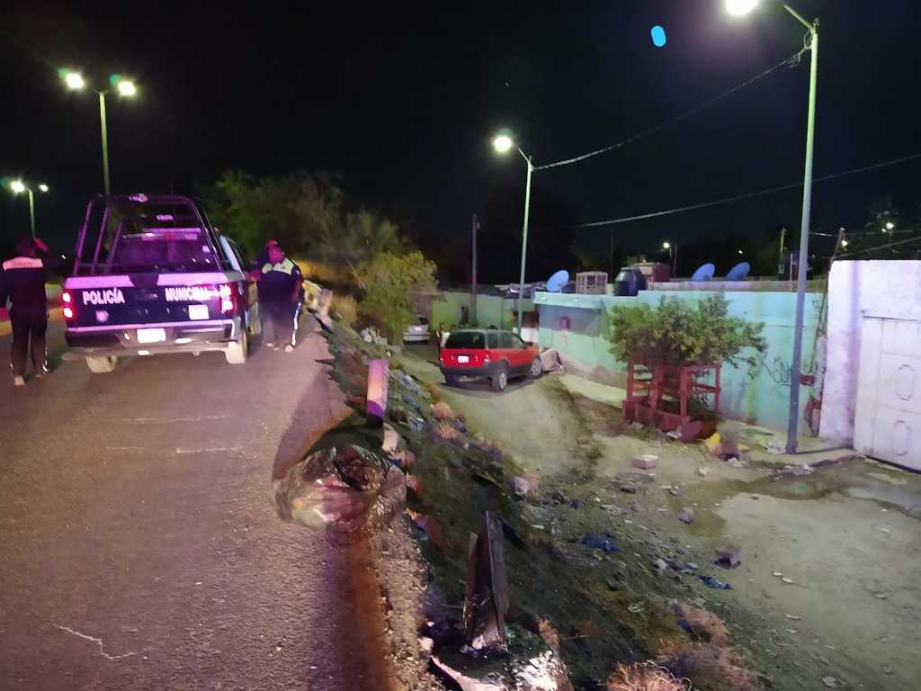 El vehículo se salió del camino y se impactó contra una finca en la colonia Jacinto Canek de Gómez Palacio.