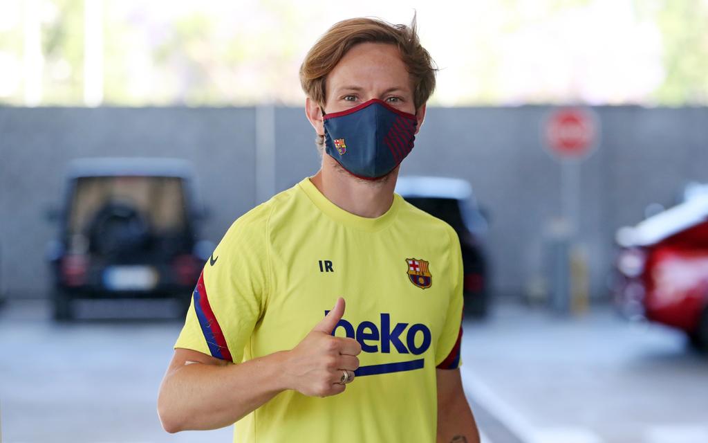 El croata Ivan Rakitic, mediocampista del Barcelona, señaló este sábado que el club tiene plantel y posibilidades de ganar la Liga de España y la UEFA Champions League en esta temporada. (ARCHIVO)