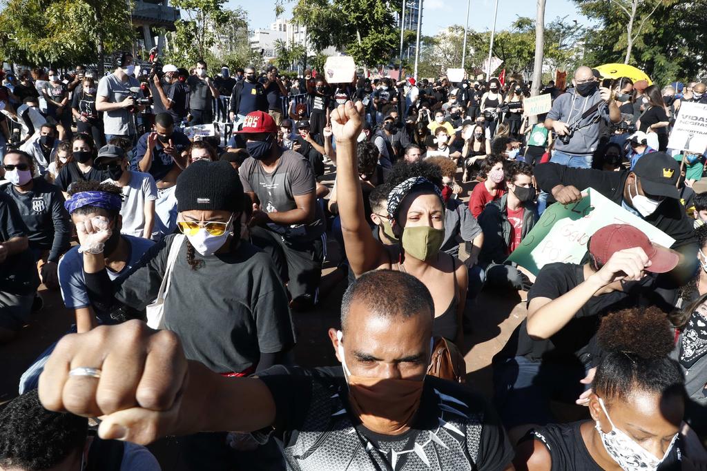 El presidente de Brasil, el ultraderechista Jair Bolsonaro, afirmó este lunes que las protestas contra su Gobierno registradas ayer en varias de las principales ciudades del país son 'el gran problema del momento'. (ARCHIVO) 