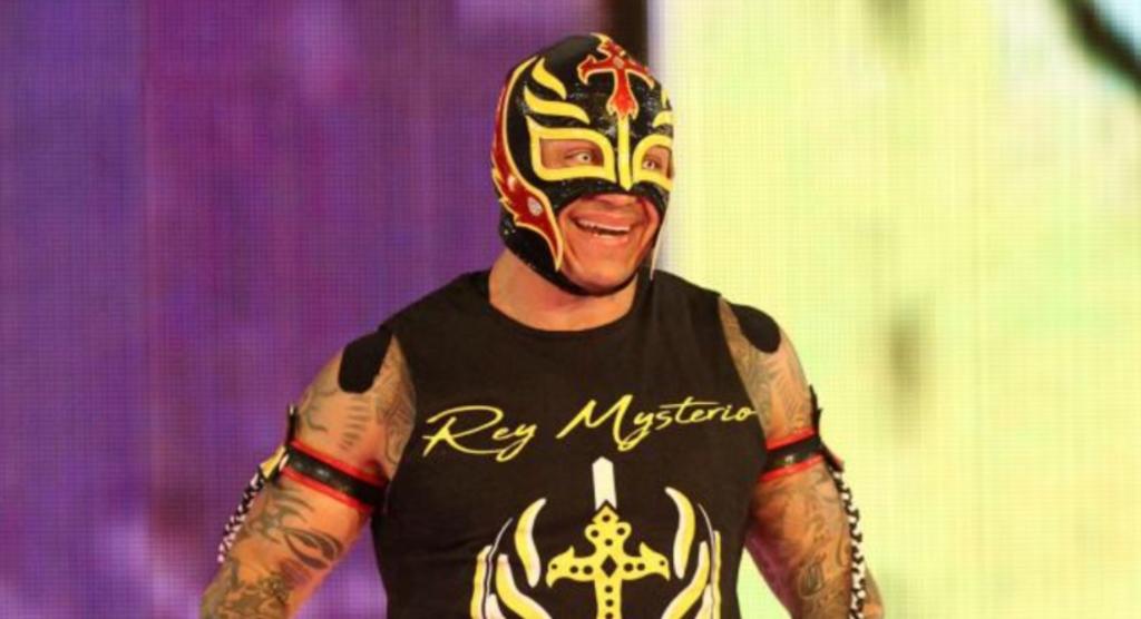 Este lunes en el Monday Night Raw, el luchador de origen mexicano volvió a ser entrevistado para actualizar su estado de salud. (ESPECIAL)
