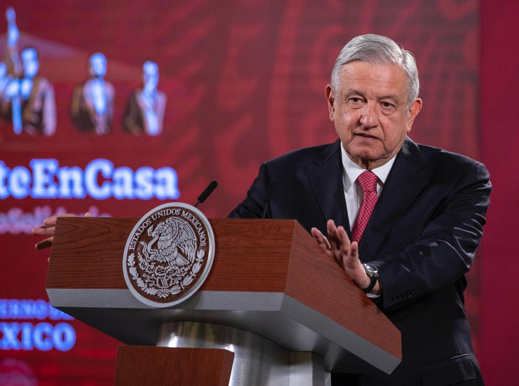 López Obrador dijo desconocer si el documento era válido, pero aclaró que le llegó a Palacio Nacional seguramente de un simpatizante. (ARCHIVO)