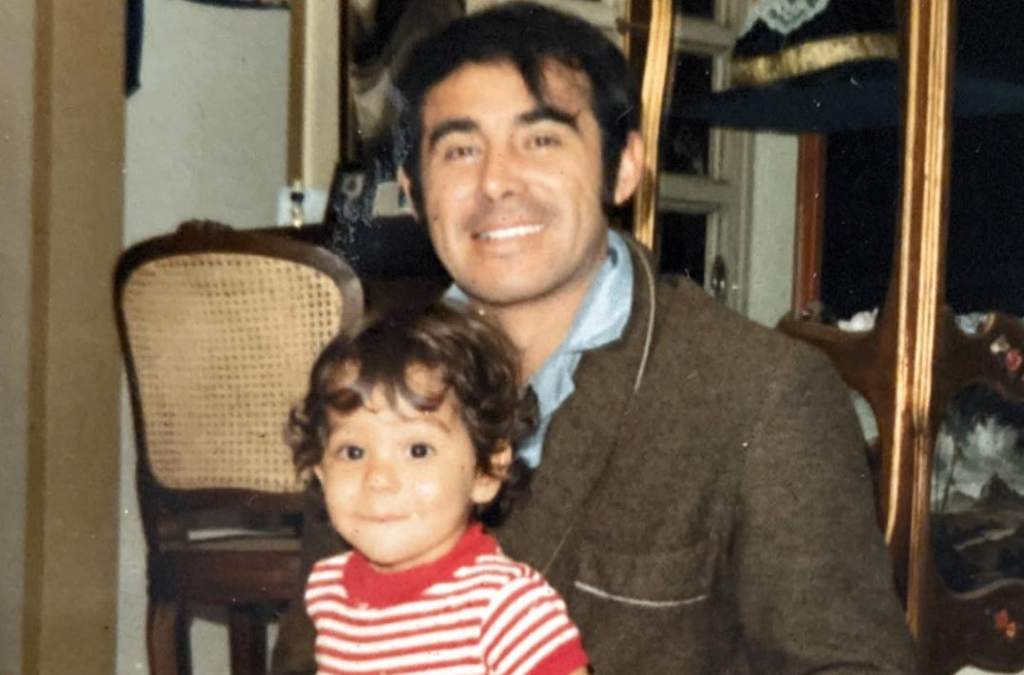 Héctor Suárez y su hijo Héctor Suárez Gomís estaban enamorados del box, así lo recordó en sus redes sociales Gomís, quien a través de una serie de emotivas fotografías, compartió con sus seguidores recuerdos de esta afición en común con su fallecido padre. (INSTAGRAM) 