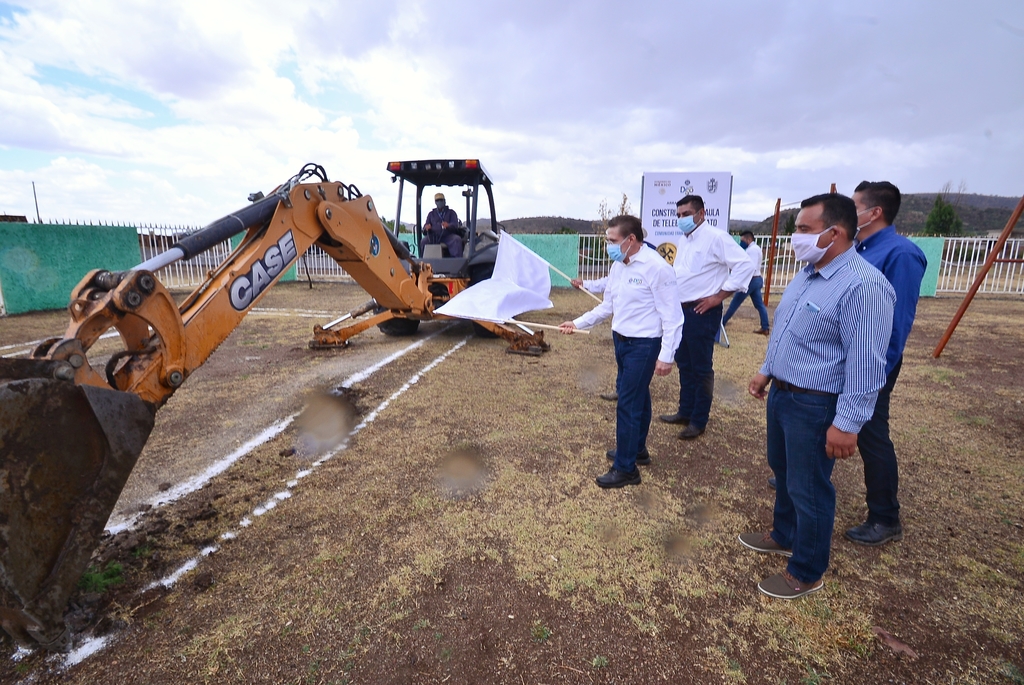 Arrancan a ejecución de la obra pública, en gira de trabajo por la región de Pánuco de Coronado. (CORTESÍA) 