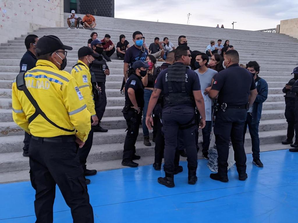 Siete jóvenes fueron detenidos el pasado domingo en la Plaza Mayor cuando protestaban por el asesinato de Giovanni López. (EL SIGLO DE TORREÓN)