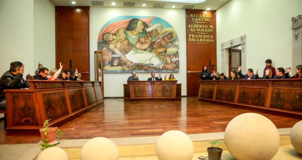En sesión de Cabildo se estableció que sus integrantes no podrán acceder a programas vertidos del Gobierno.