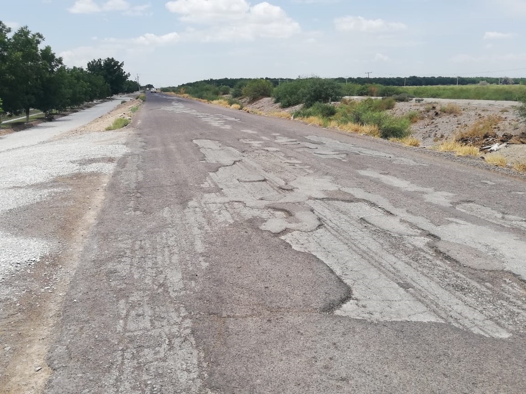 De no brindarle el mantenimiento que requiere de urgencia, podrían presentarse lamentables accidentes viales, aseguran los vecinos.