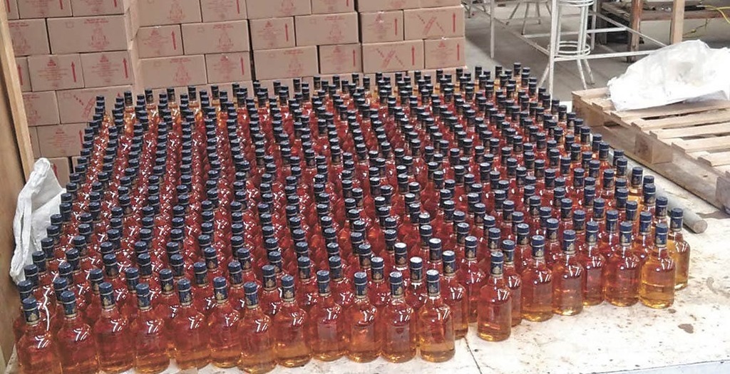 Los gobiernos de Guerrero y Morelos buscan evitar la venta de alcohol adulterado que ha provocado la muerte de personas. (ARCHIVO) 