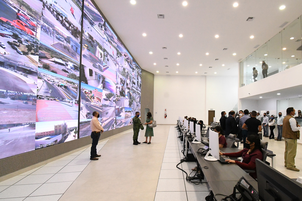 El Centro de Comunicaciones, Cómputo, Control y Comando (C4) de la Laguna permitirá vigilar en tiempo real la vía pública. (FERNANDO COMPEÁN)