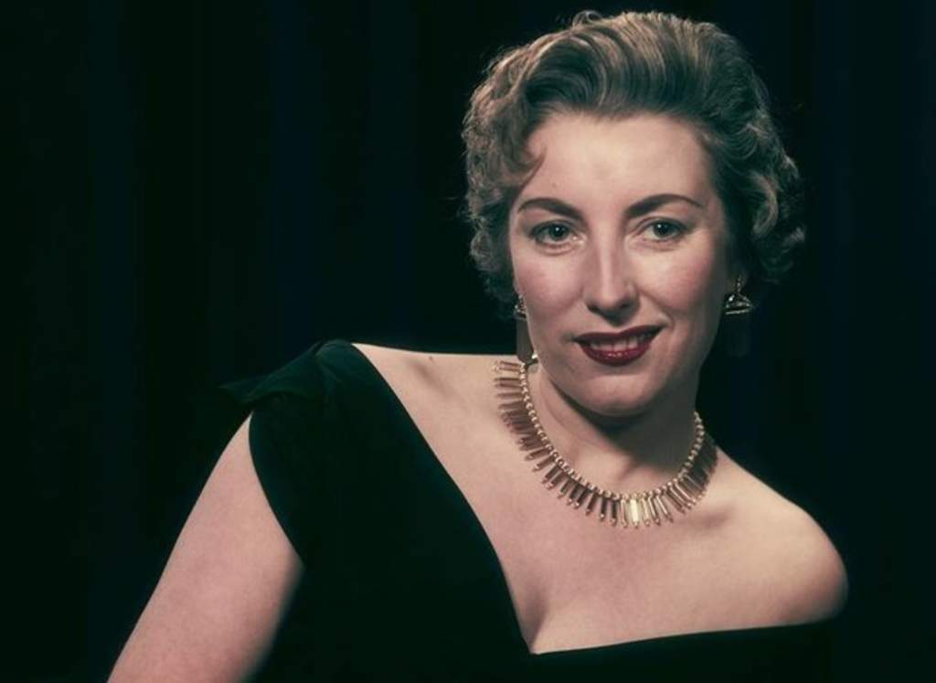 La cantante Vera Lynn, muy querida por sus actuaciones para las tropas británicas durante la Segunda Guerra Mundial y apodada 'la novia de la Fuerzas Armadas', ha muerto a los 103 años de edad, informó este jueves su familia en un comunicado. (ESPECIAL) 