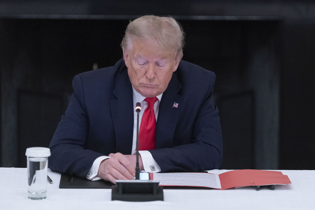 El fallo reciente del Supremo fue visto como una inesperada victoria para cientos de jóvenes inmigrantes, lo cual Trump quiere frenar.