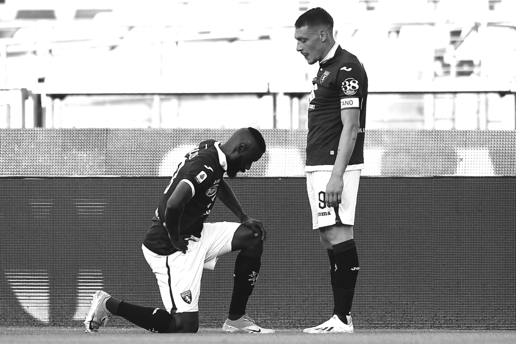 Nicolas Nkoulou puso rodilla en tierra tras marcar el primer gol. (AP)