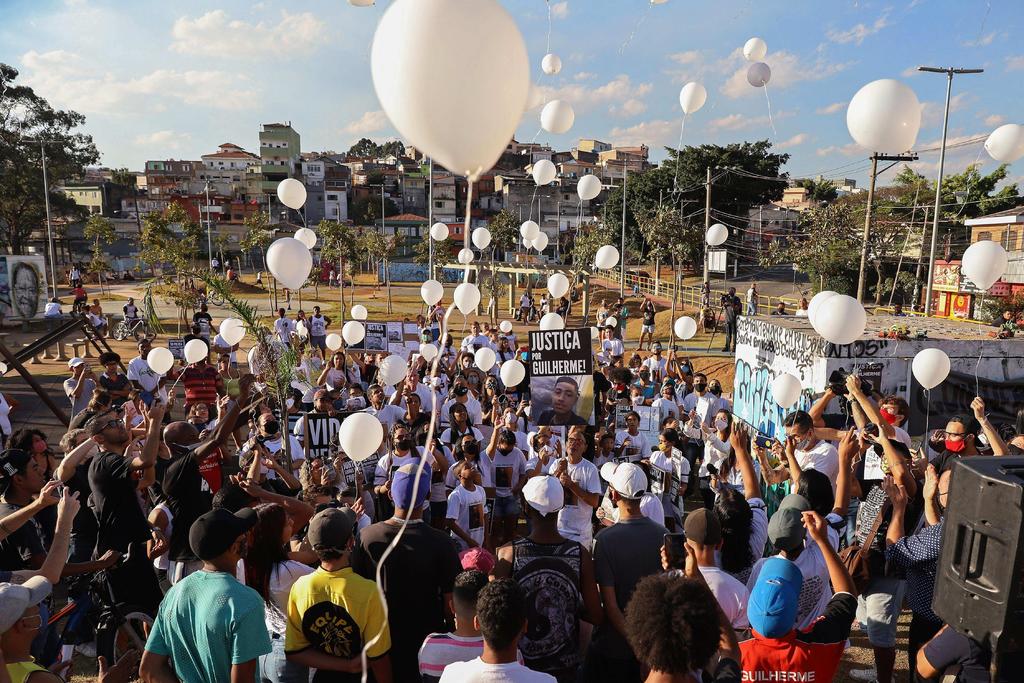 Una marcha silenciosa celebrada en una barriada del sur de Sao Paulo rindió tributo este domingo al adolescente negro de 15 años muerto hace una semana, supuestamente a manos de un policía brasileño que está actualmente arrestado. (ARCHIVO)