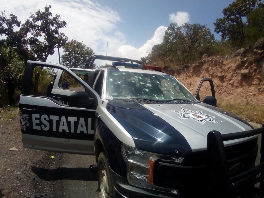 Seis policías estatales asesinados y cinco heridos fue el resultado de una presunta emboscada este mediodía en la carretera Tetipac-Taxco. (CORTESÍA)