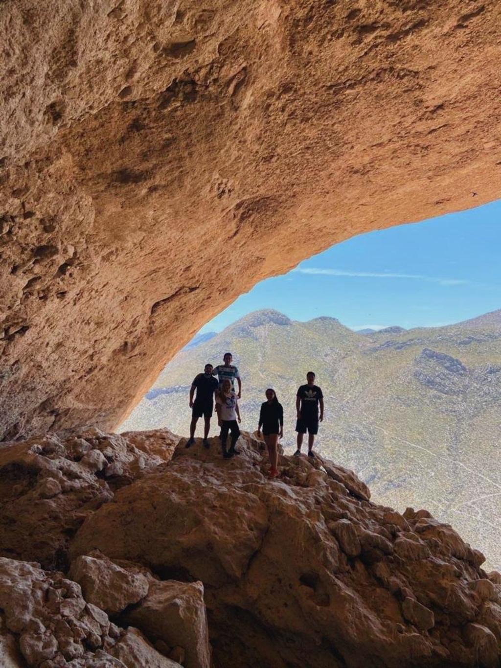 Senderismo: aventura y paisaje local en la Cueva de Las Iglesias