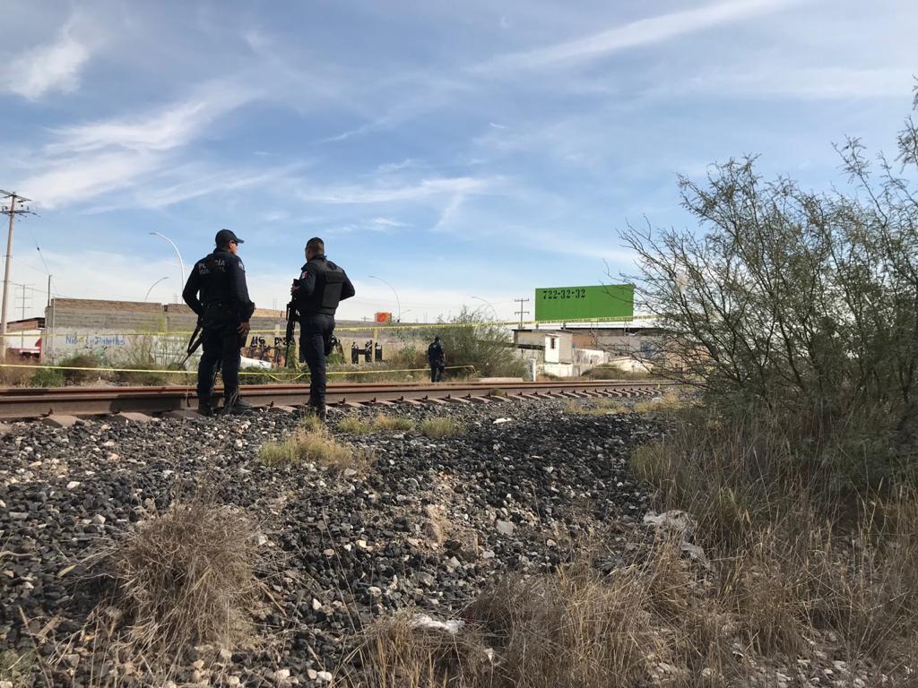 El cuerpo fue localizado en las vías del ferrocarril de la comunidad de Ceballos, Durango. (EL SIGLO DE TORREÓN)