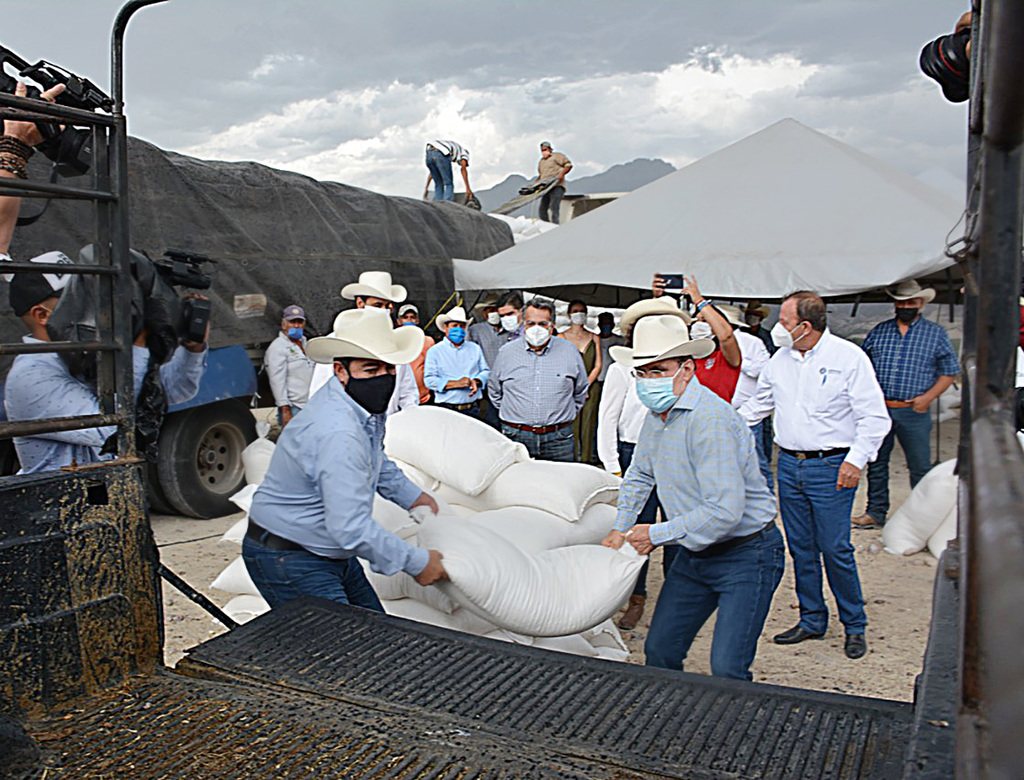 El evento se realizó ayer en Mezquital, y en este participó el gobernador de Durango, José Rosas Aispuro Torres. (CORTESÍA) 