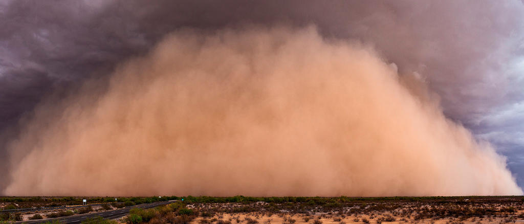 El Centro Nacional de Prevención de Desastres (Cenapred) informó que el polvo del Sahara presente sobre el territorio mexicano no representa riesgo alto para la población. (TWITTER)