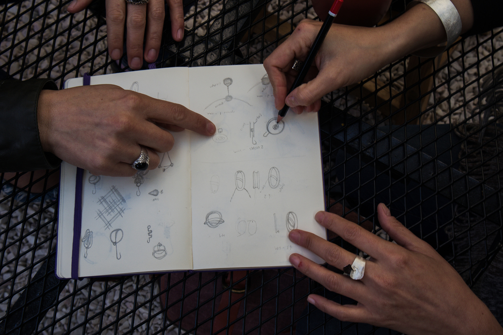 PROPUESTA. Sus diseños pretenden contar historias a través de una idea sencilla. (CORTESÍA / Azure)