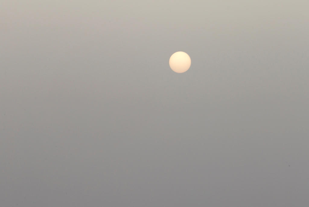 El doctor Luis Antonio Ladino Moreno, especialista en ciencias ambientales de la UNAM, aseguró en entrevista que es muy poco probable que el polvo del Sahara llegue a la Ciudad de México, pues las nubes se disipan al entrar en contacto con territorio continental. (EFE)