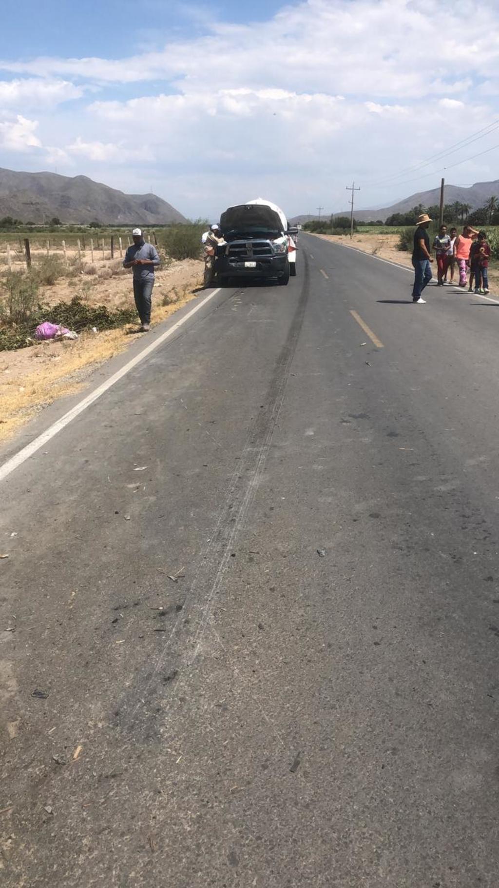 Los lesionados fueron trasladados a la Cruz Roja de la ciudad de Torreón a bordo de un vehículo particular. (EL SIGLO DE TORREÓN)