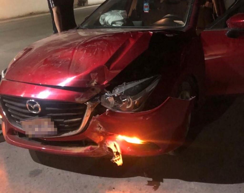 El hombre resultó ileso; sin embargo, el auto que manejaba presentó daños en el frente. (EL SIGLO DE TORREÓN)
