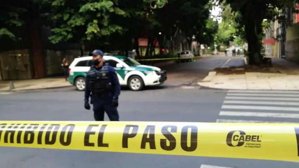 Policía en el lugar donde ocurrió el atentado contra Omar García Harfuch, titular de la SSC.Cortesía SSC.
