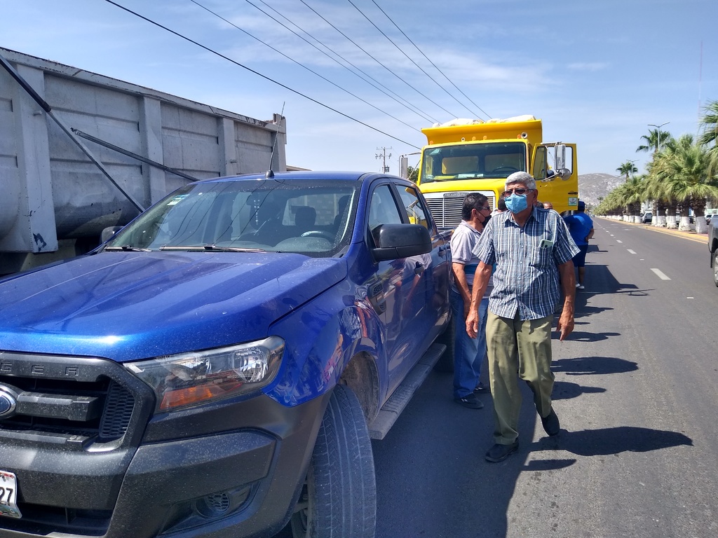 Se pudieron observar unas 12 unidades, que representan a 200 camiones materialistas en la ciudad de Gómez Palacio.
