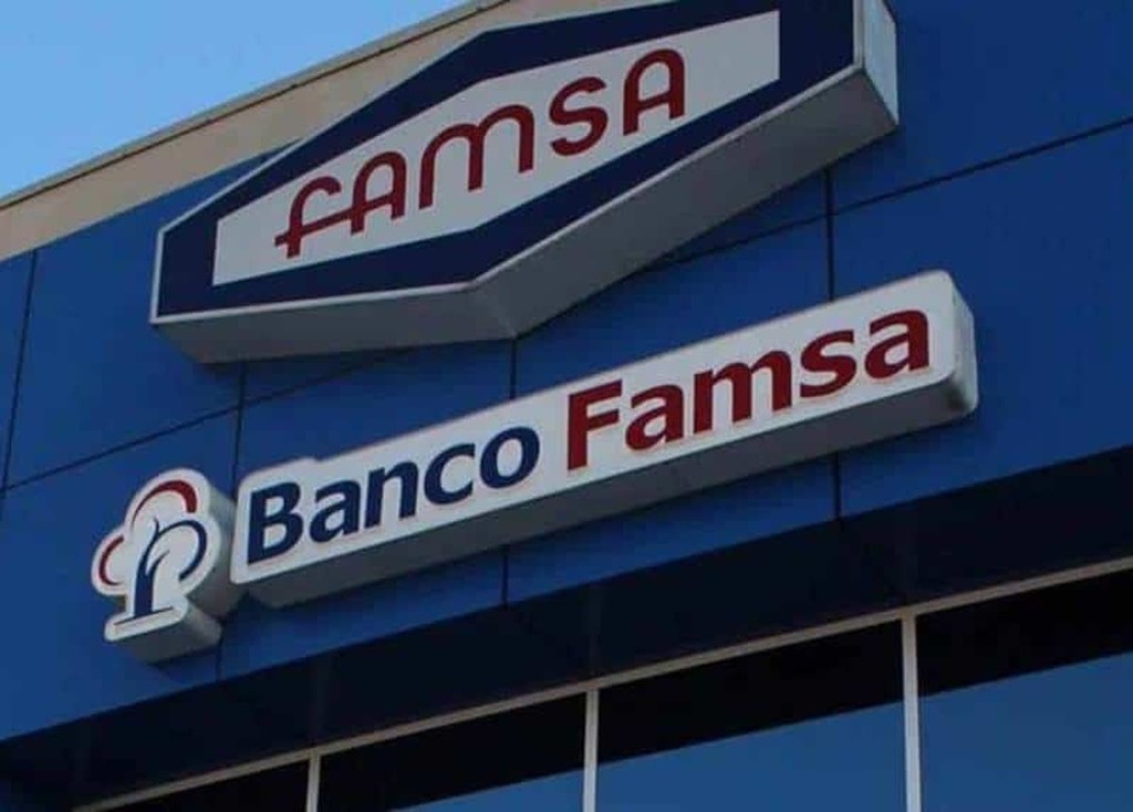 La Secretaría de Hacienda señaló que le revocaron la licencia al Banco Famsa tras exceder las operaciones de crédito. (ARCHIVO) 