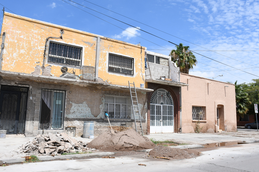 Cada vez son menos los edificios en el Centro Histórico donde los ciudadanos de Torreón deciden asentarse.