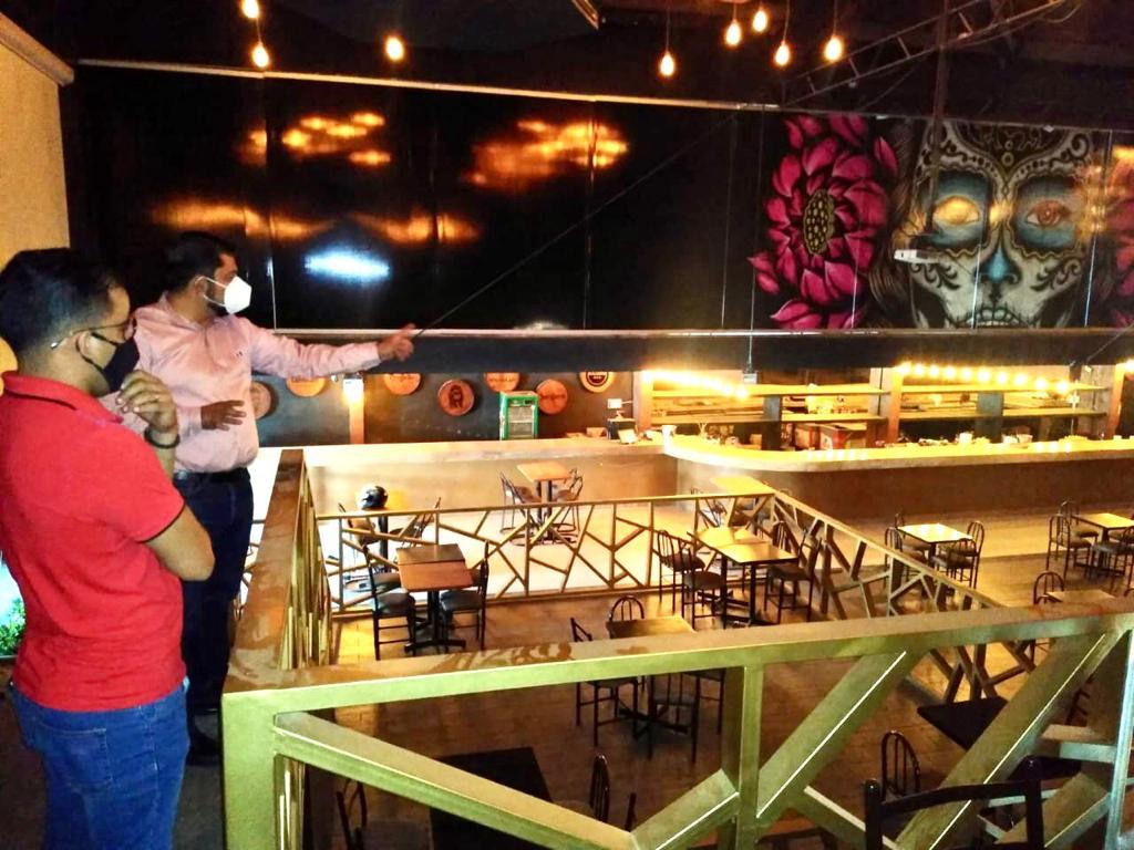 La Secretaría del Ayuntamiento de Torreón informó que, luego de operativos conjuntos entre autoridades estatales y municipales, se reportó una reapertura 'sin incidentes' en restaurantes bar gimnasios y templos. Destacan resultados positivos en las inspecciones.