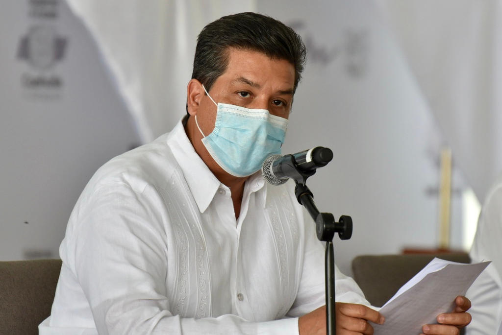 Cabeza de Vaca anunció que implementó medidas de comunicación con su gabinete de Salud, Seguridad, Economía y Bienestar para continuar laborando. (ARCHIVO)