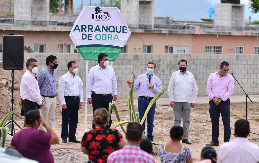 Arrancó la construcción de megatanque que atenderá al sector norponiente de ciudad Lerdo, con el que aseguran terminará con el desabasto que sufren más de 33 colonias. (TWITTER)
