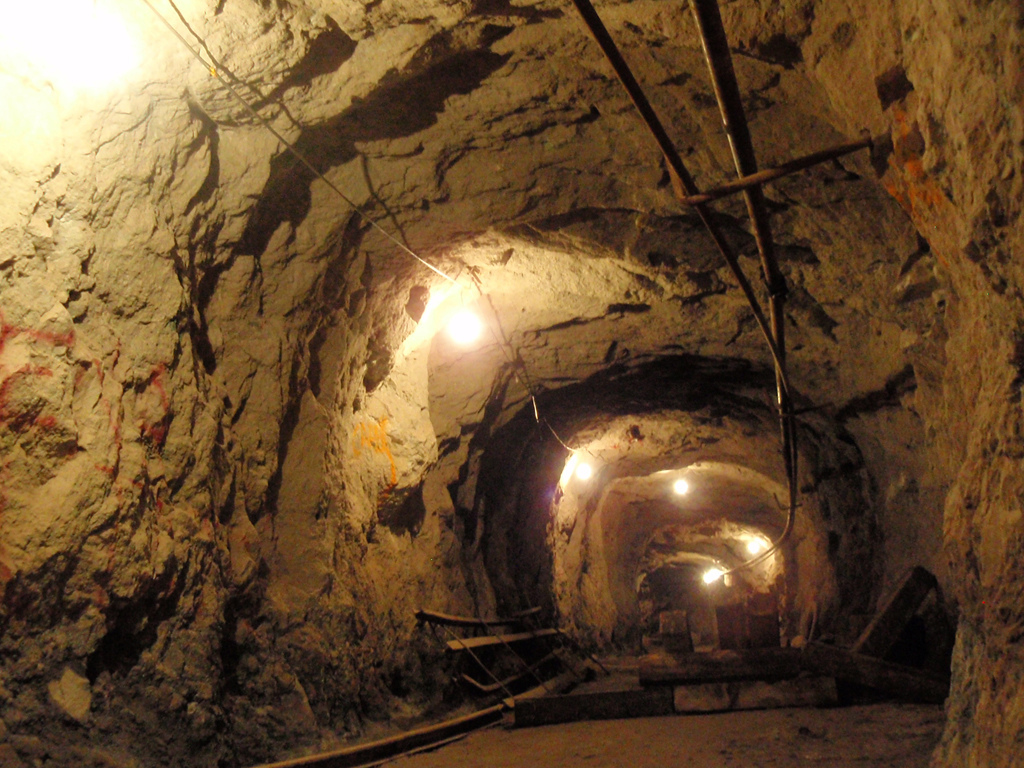 La mina HECLA, de donde se extrae oro, se encuentra parada y tomada por habitantes del poblado San José de Nazareno.