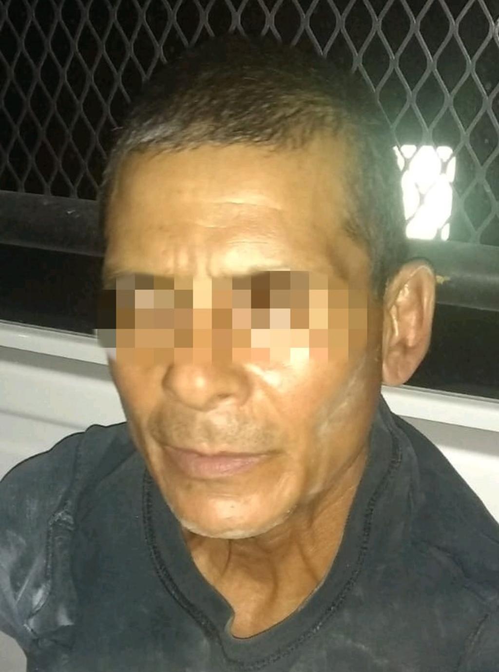 El individuo detenido fue identificado como Raúl “N” de 50 años de edad, quien dijo ser originario del Matamoros, Tamaulipas.
(EL SIGLO DE TORREÓN)