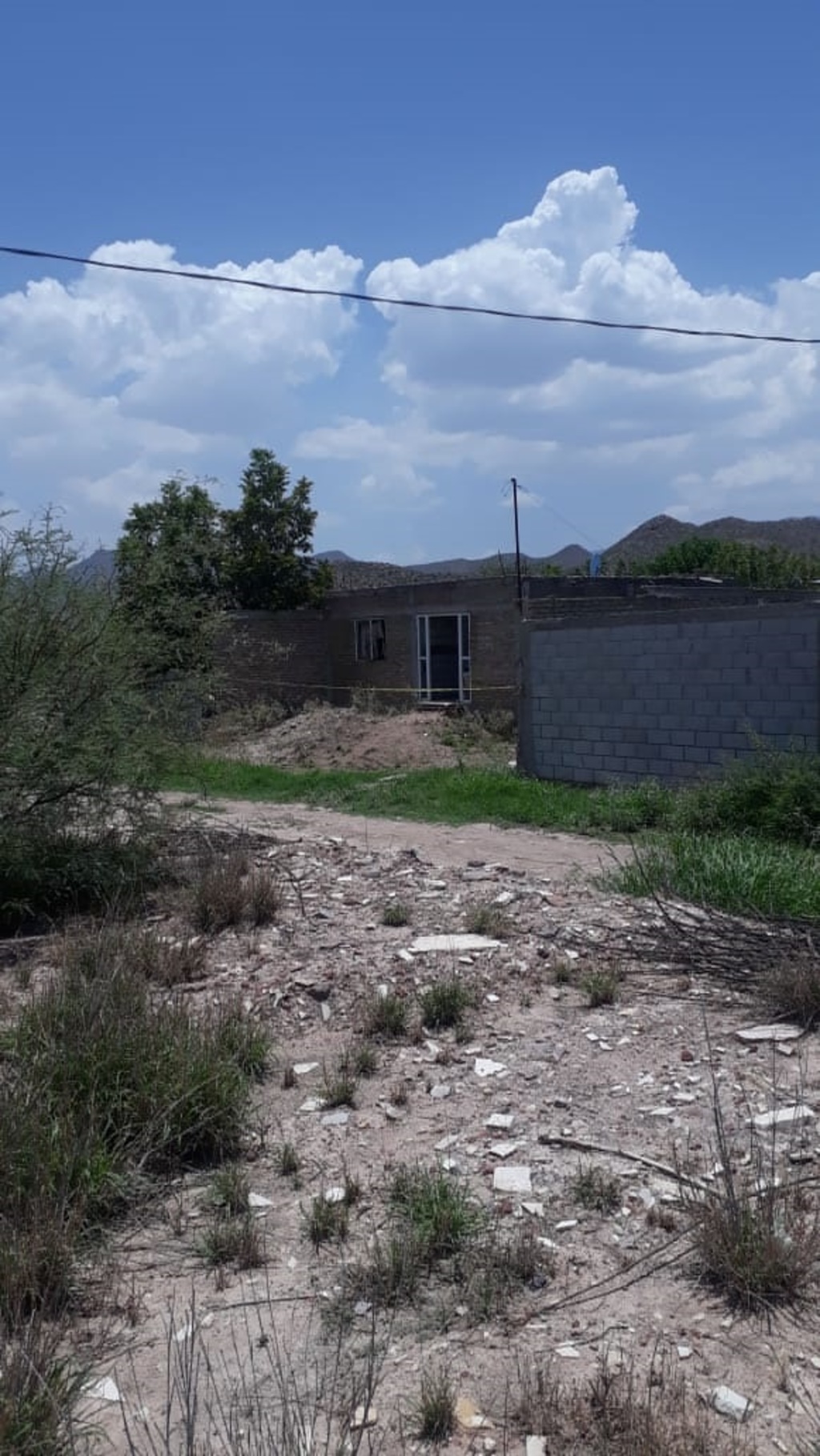 El cuerpo se encontraba en el interior de una casa abandonada en la comunidad de Villa Juárez. (EL SIGLO DE TORREÓN)