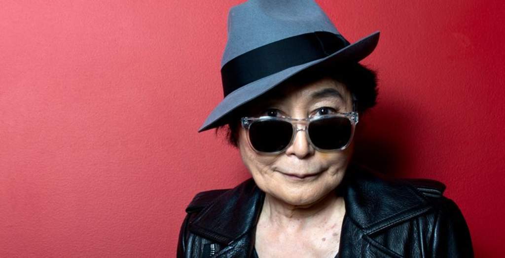 Medios recuerdan que la última aparición de Yoko Ono fue hace tres años cuando recibió el premio “Centennial Song Award' en silla de ruedas. (ESPECIAL) 