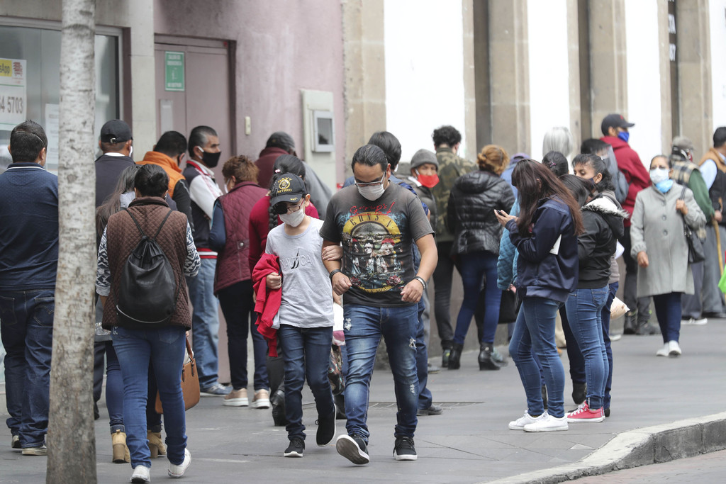 Toluca registró este lunes 2 mil 813 personas positivas; es el tercer municipio mexiquense con mayor número de contagio.