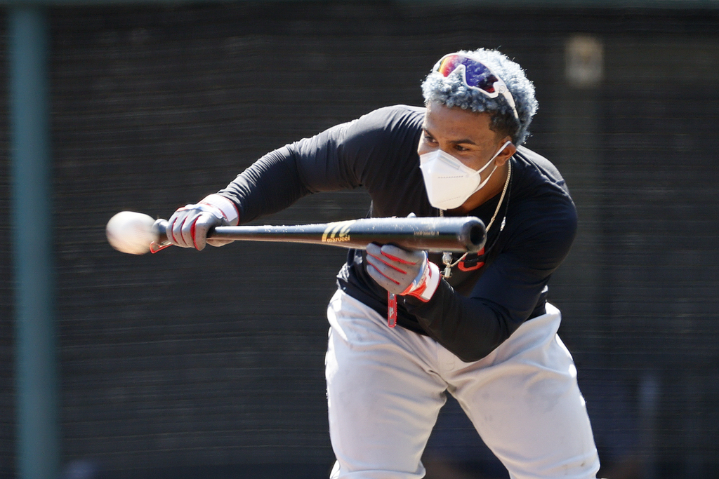 Francisco Lindor, jugador estelar de los Indios, dijo que no piensa en su futuro, solo en esta temporada y en la pandemia. (AP)