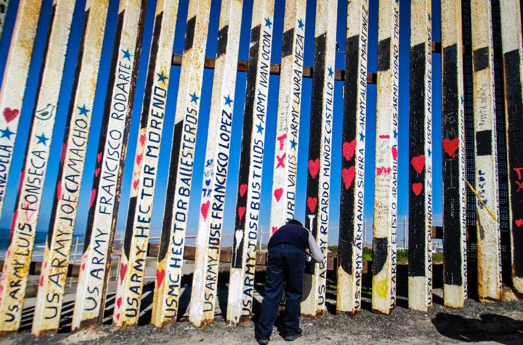 Como símbolo, no ha dejado de esgrimir el muro con México como su gran propuesta.
(ARCHIVO)