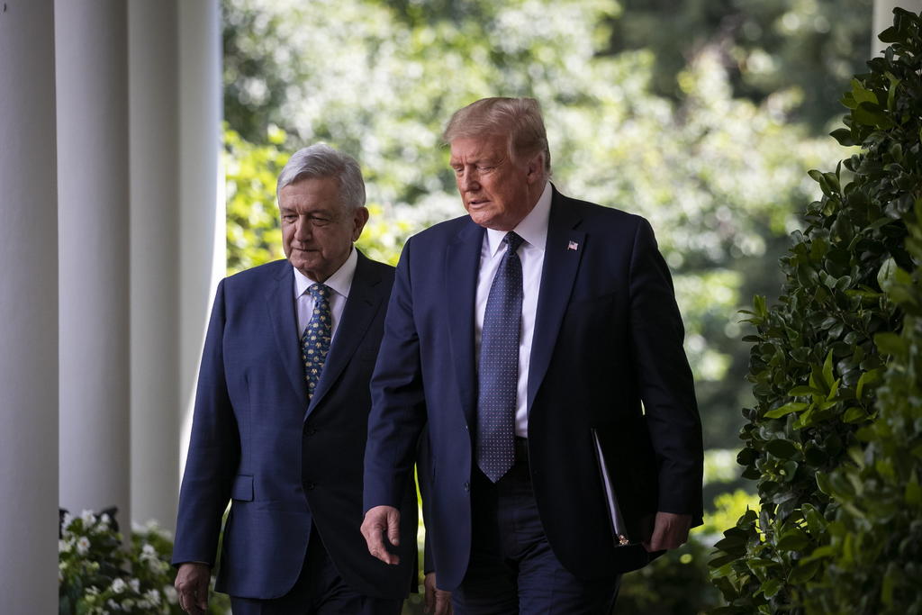 Preguntada por si Trump y López Obrador hablaron sobre la promesa electoral del primero de que México pagaría por la construcción del muro en la frontera común, la portavoz respondió: 'Ese tema no se tocó mientras yo estuve en la sala'.
(EFE)