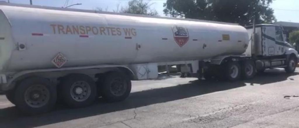 El combustible era trasladado por los ahora detenidos en tres pipas en Ramos Arizpe. (EL SIGLO DE TORREÓN)