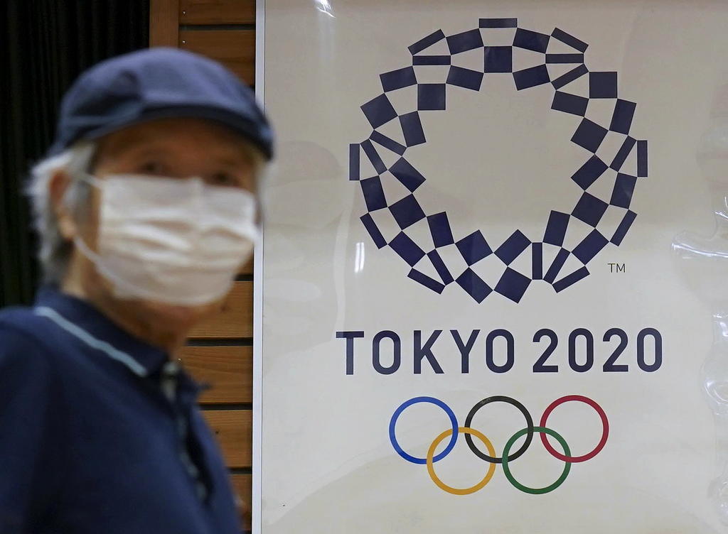 El portavoz de los Juegos Olímpicos de Tokio asegura que la cita pospuesta se disputará en 2021, pese a que una reciente encuesta en Japón mostró que un 77% de los consultados no cree que la competencia podría realizarse el año entrante. (ARCHIVO)