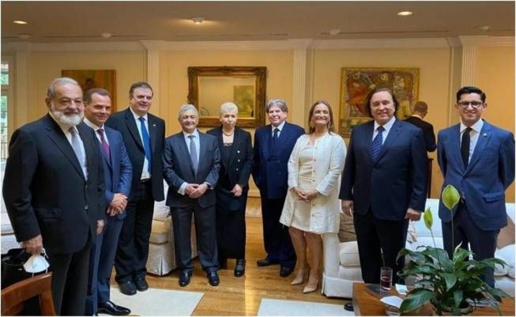 Entre ellos destaca el ingeniero Carlos Slim, Ricardo Salinas Pliego, Miguel Rincón, Carlos Hank, Daniel Chávez Morán, Patricia Armendáriz y Carlos Bremer. (ESPECIAL)