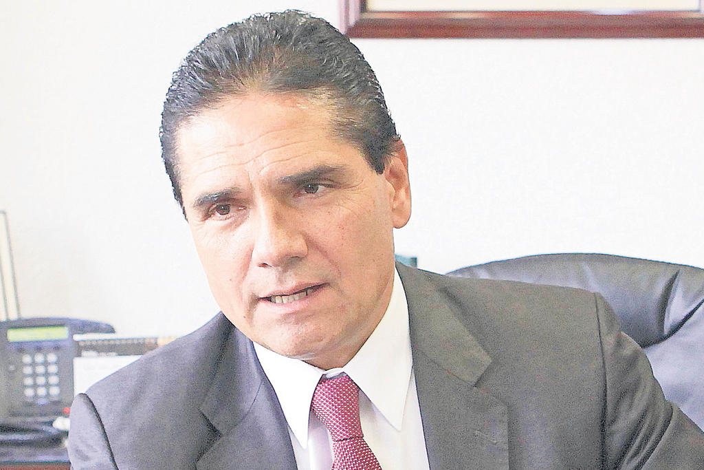 El Gobierno de Michoacán interpuso una denuncia penal por lo que considera una campaña de desprestigio, lanzada vía redes sociales contra el mandatario Silvano Aureoles Conejo. (EL UNIVERSAL)