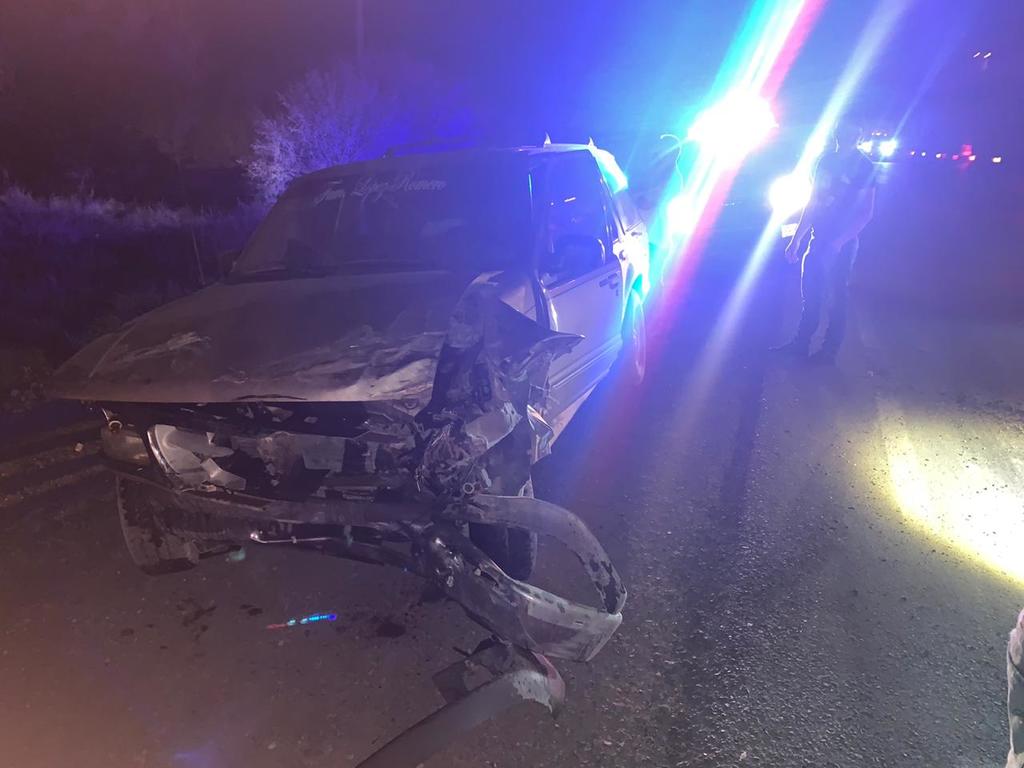 Un joven resultó lesionado luego de que el vehículo que conducía se impactó contra un tráiler en la localidad de Bermejillo Durango, perteneciente al municipio de Mapimí. (EL SIGLO DE TORREÓN)