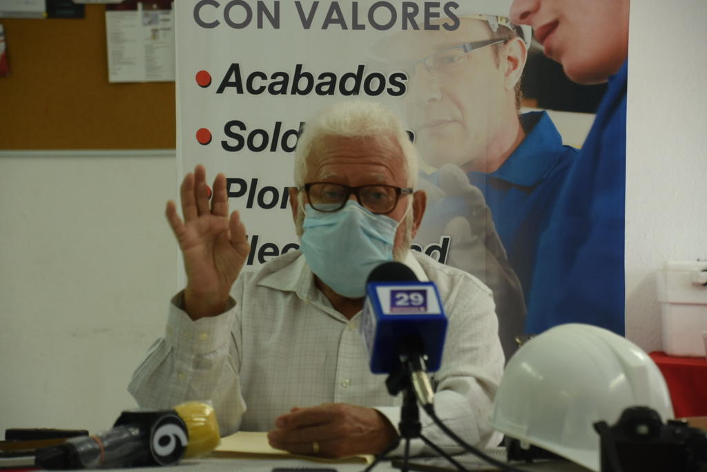 El presidente del Afirme y del Grupo Villacero es un empresario siderúrgico y apoyará para el rescate de Altos Hornos de México, sostuvo Raúl Flores González, presidente de CMIC. (EL SIGLO COAHUILA)